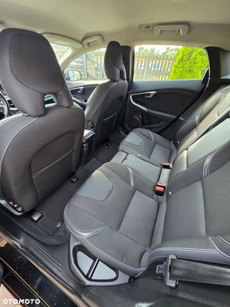 Volvo V40 D4 Momentum - 8