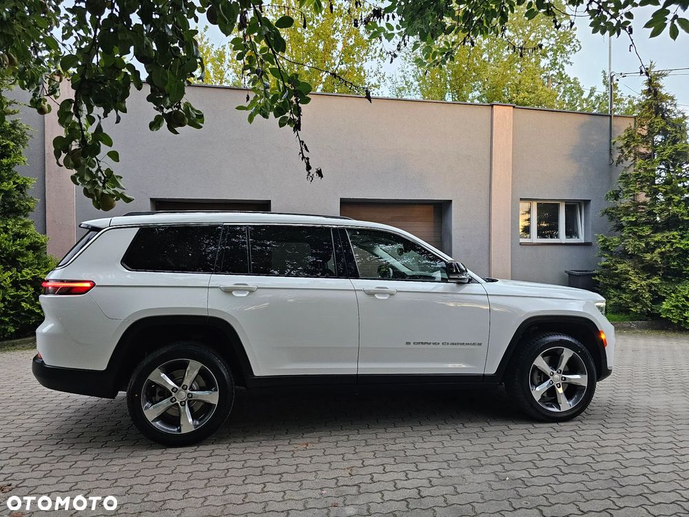 Jeep Grand Cherokee - 38