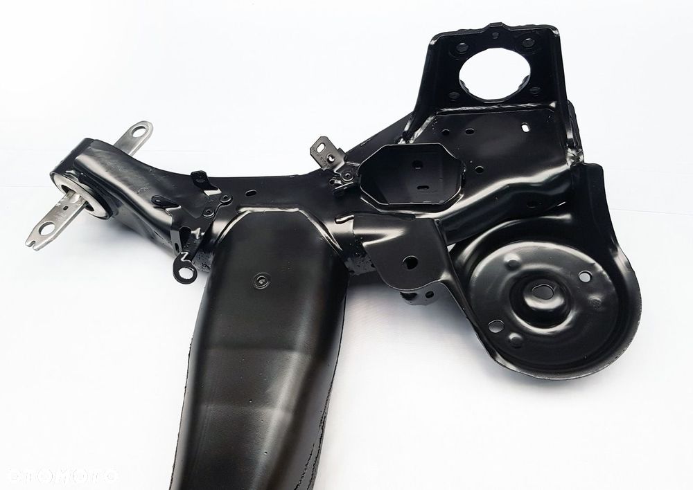 Tylna belka Peugeot 308 II 2013-2021, 3008 II SUV, 5008 II 2016 - - 3