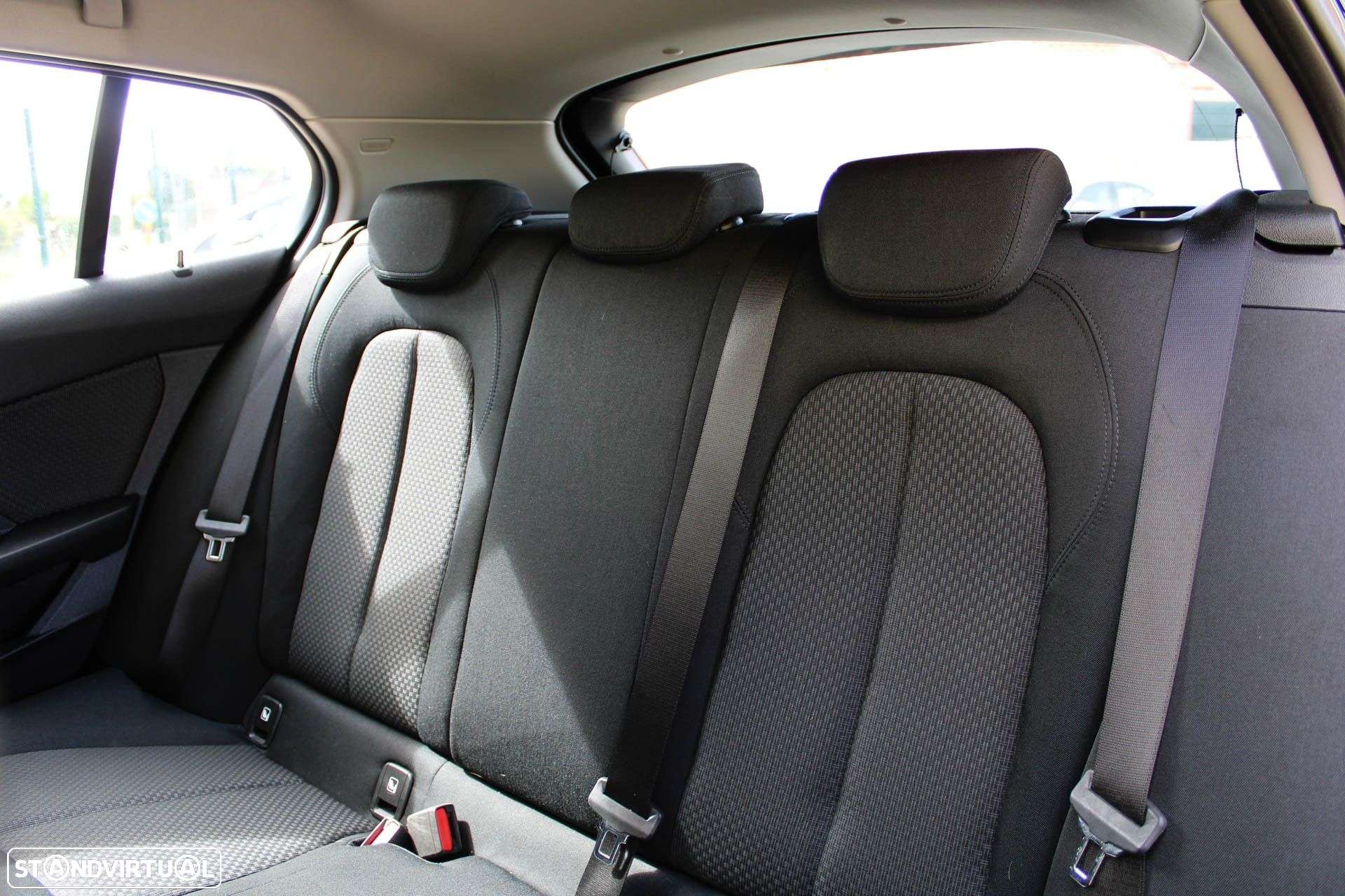 BMW 116 d Advantage Auto - 54
