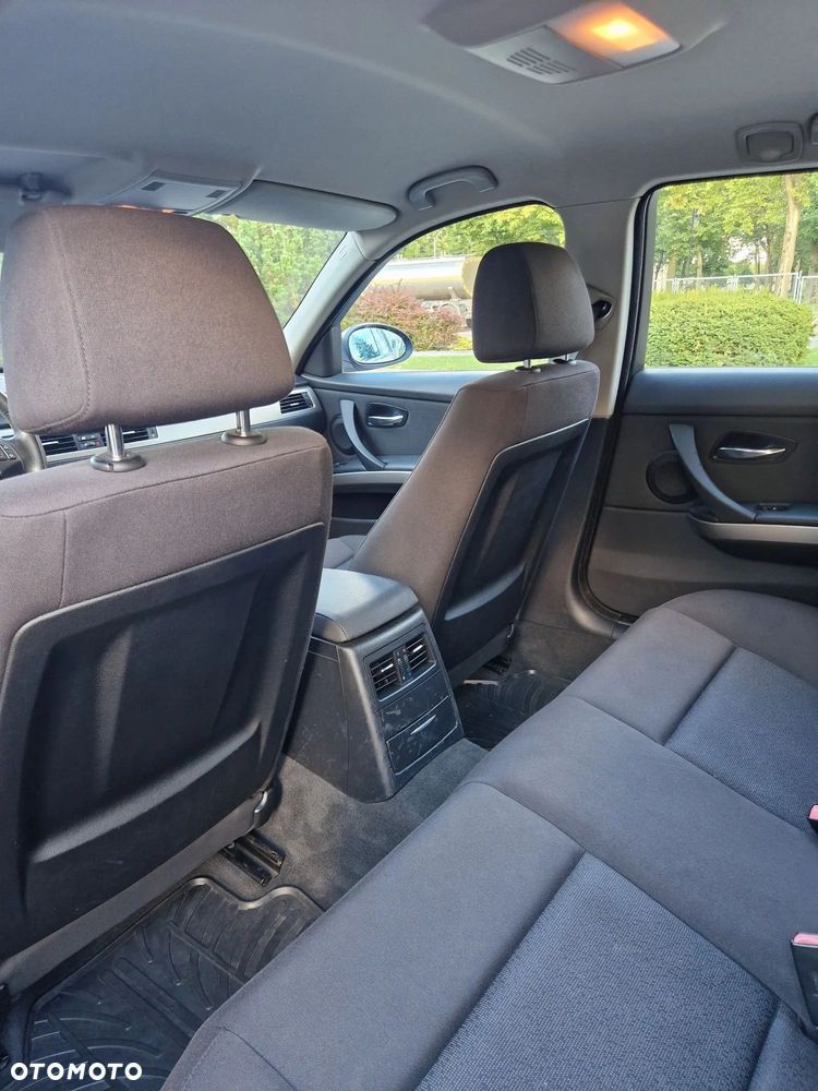 BMW Seria 3 318d - 21