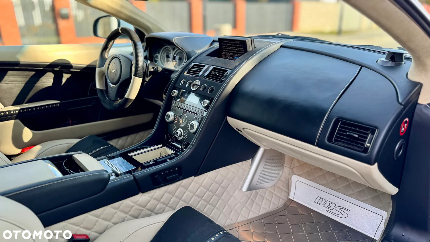 Aston Martin DBS Cabrio Touchtronic - 8