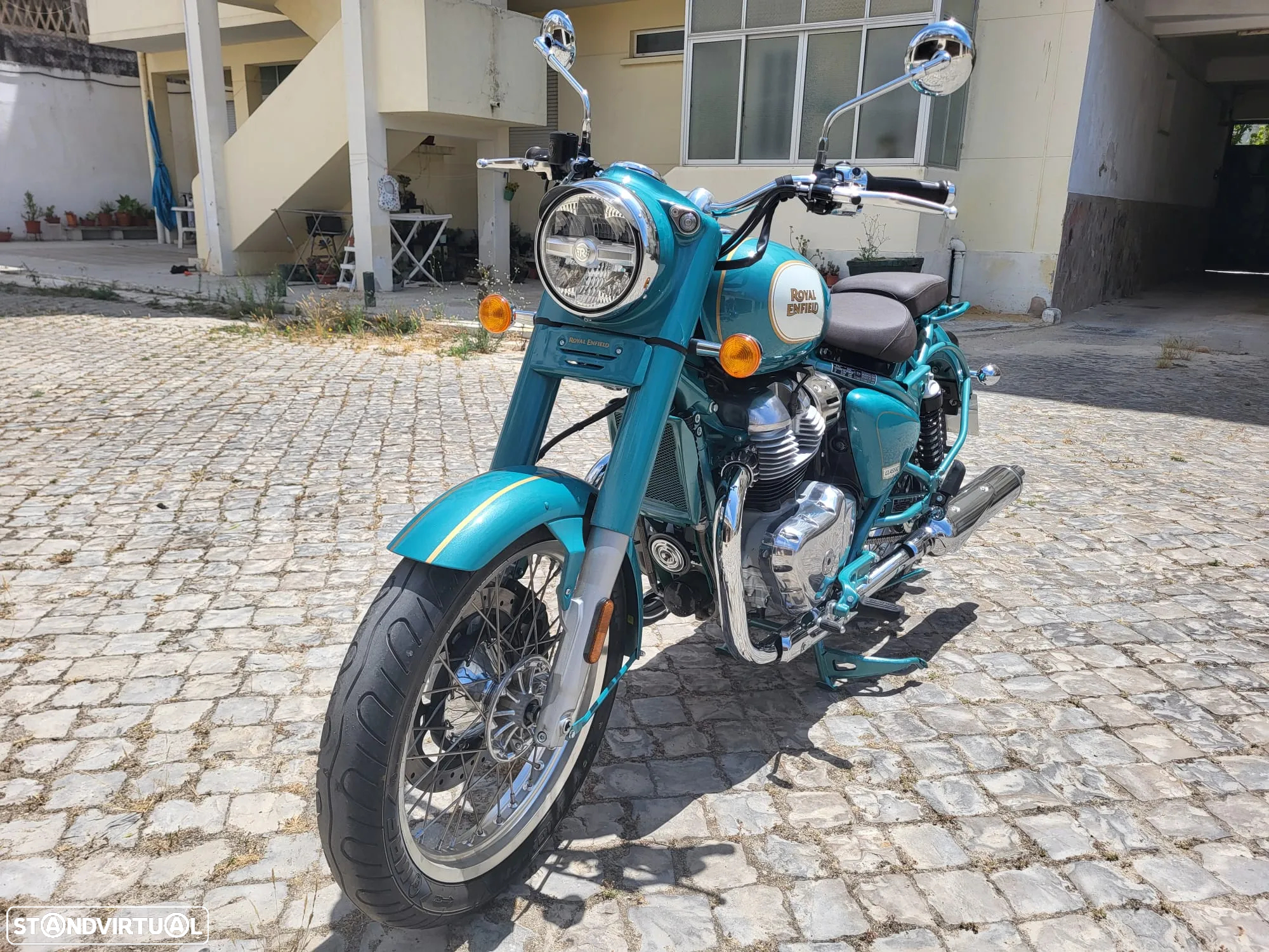 Royal Enfield Classic - 2