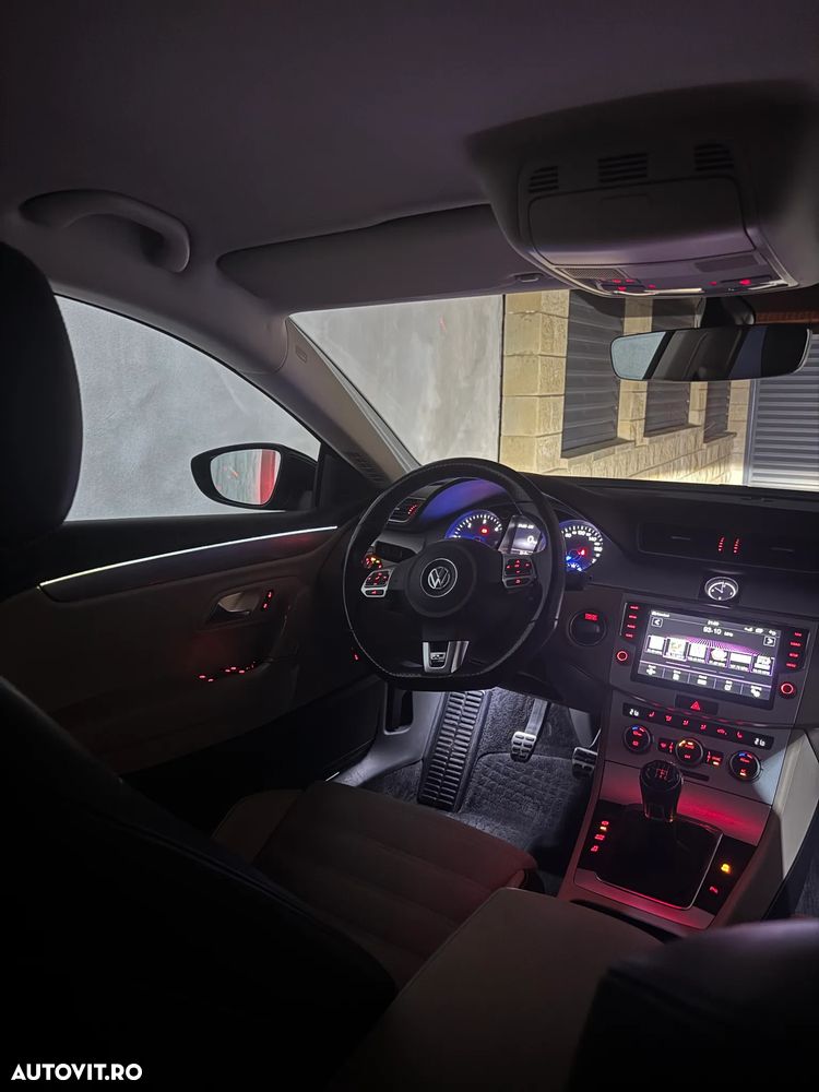 Volkswagen Passat CC - 11