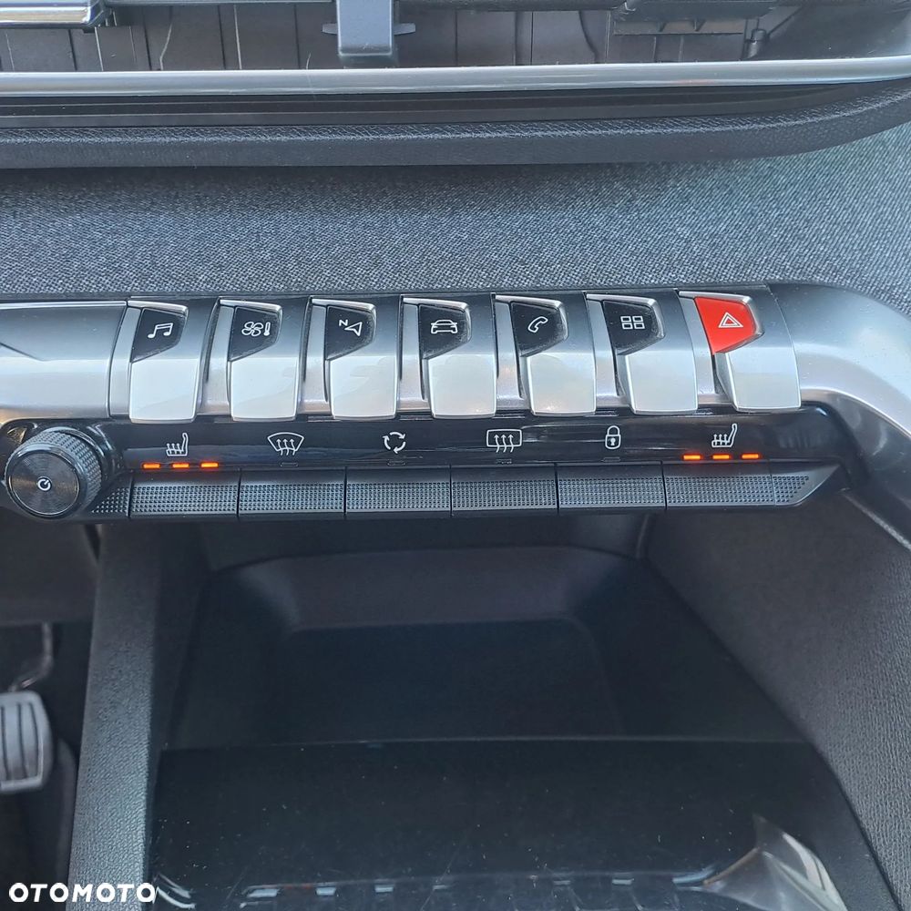 Peugeot 5008 1.2 PureTech Allure S&S - 24