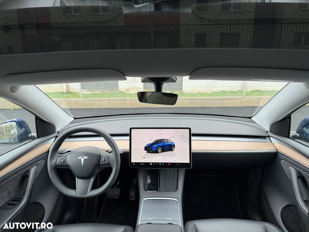 Tesla Model Y AWD Performance - 6