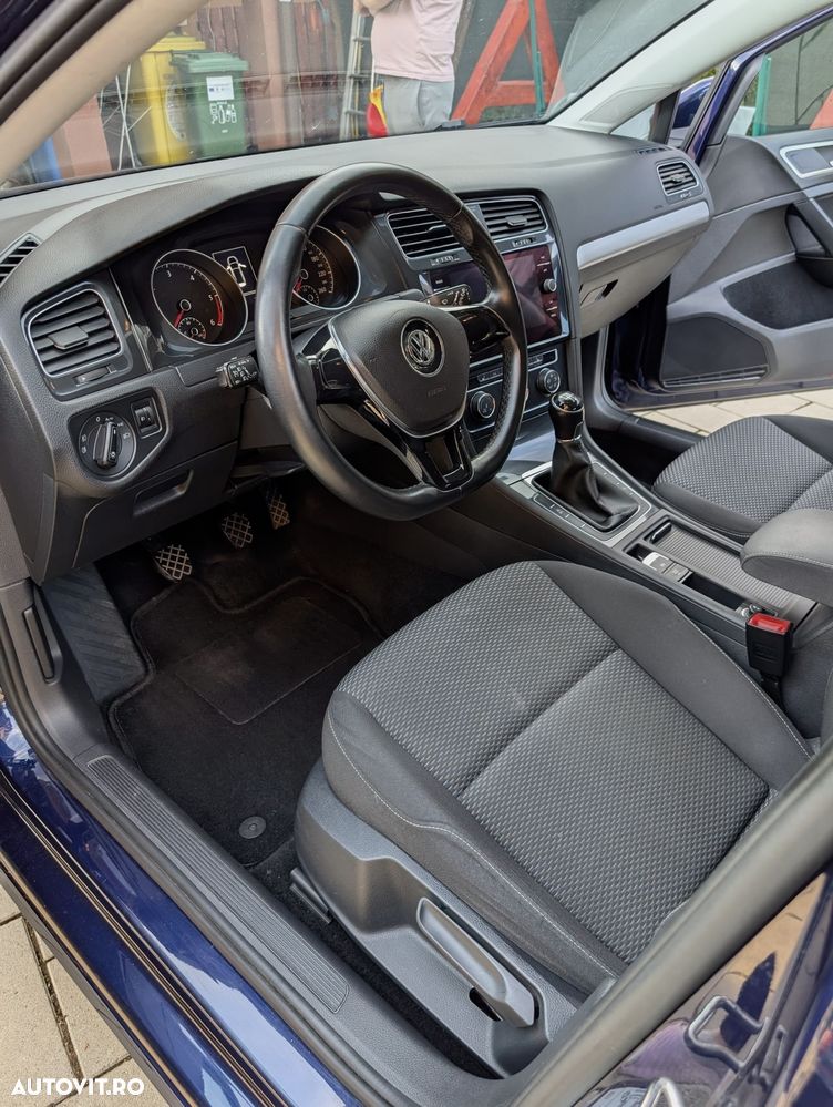 Volkswagen Golf - 13
