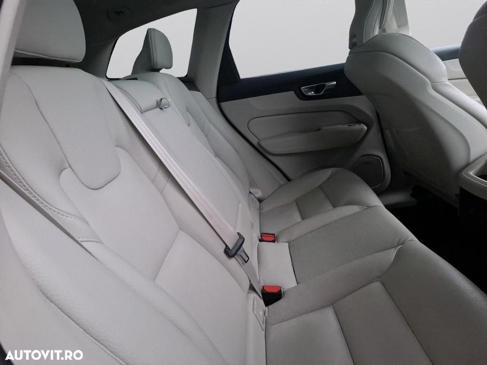 Volvo XC 60 T6 AWD Recharge Plus Bright - 8