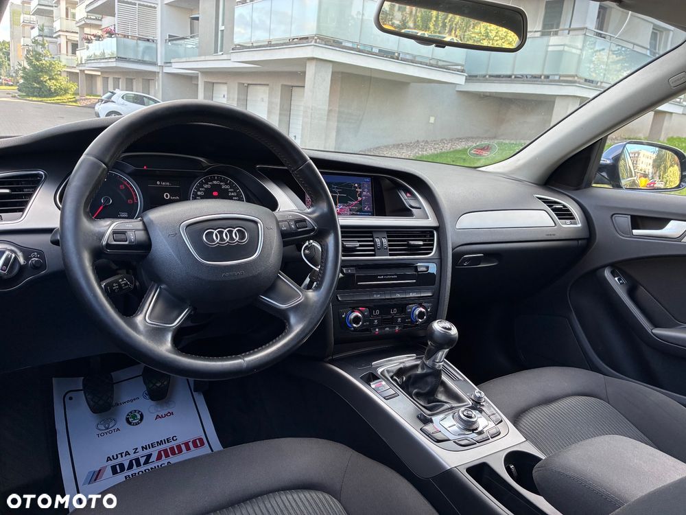 Audi A4 Limousine - 12