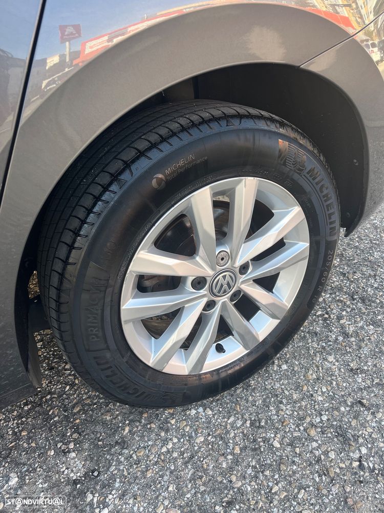 VW Touran 1.6 TDI Confortline - 9