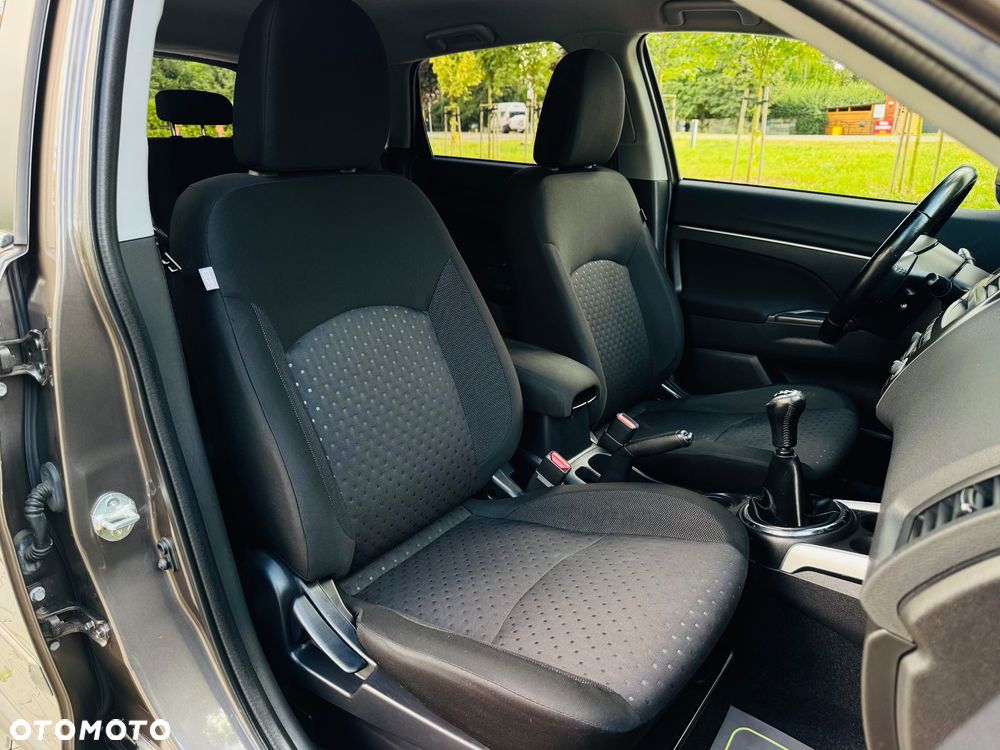 Mitsubishi ASX 1.6 2WD 35 Jahre - 38