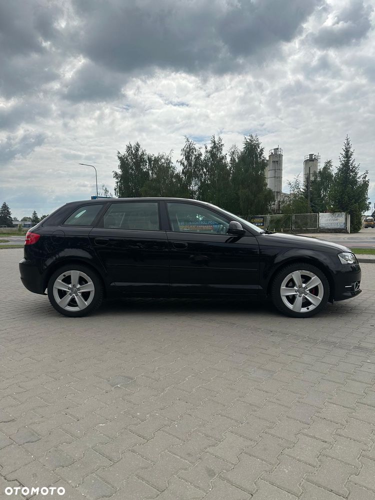 Audi A3 Sportback 1.6 TDI DPF Ambiente - 4