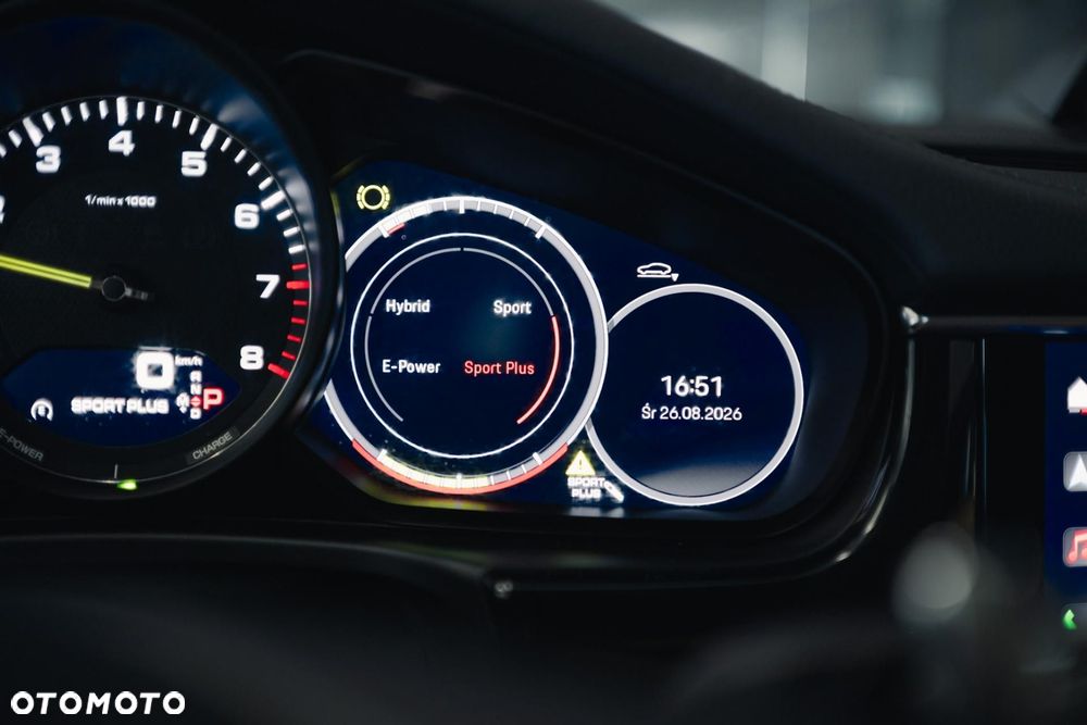 Porsche Panamera 4 E-Hybrid Platinum Edition - 31