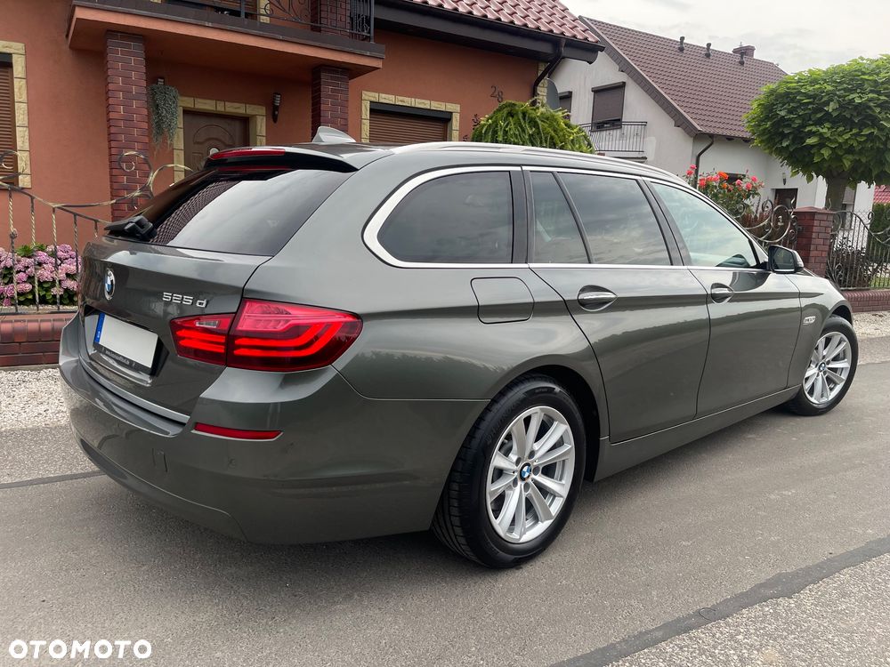 BMW Seria 5 525d Sport-Aut Modern Line - 17