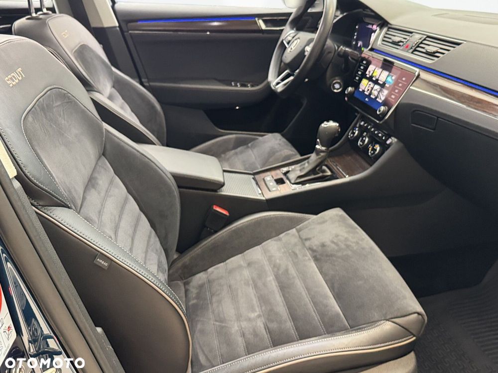 Skoda Superb 2.0 TDI SCR 4x4 Scout DSG - 22