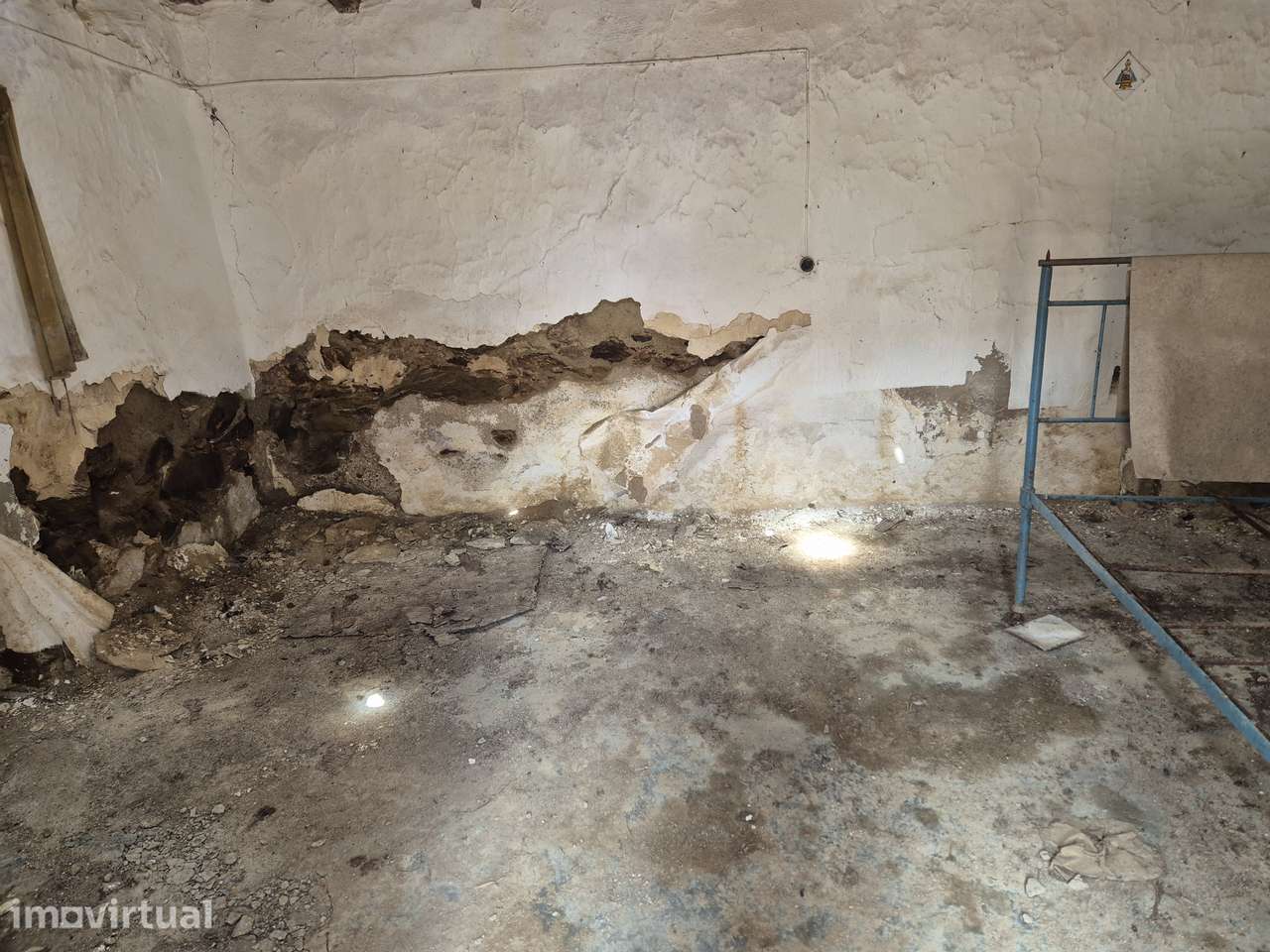 Moradia terrea para reconstruir na Aldeia dos Fernandes - Grande imagem: 5/10