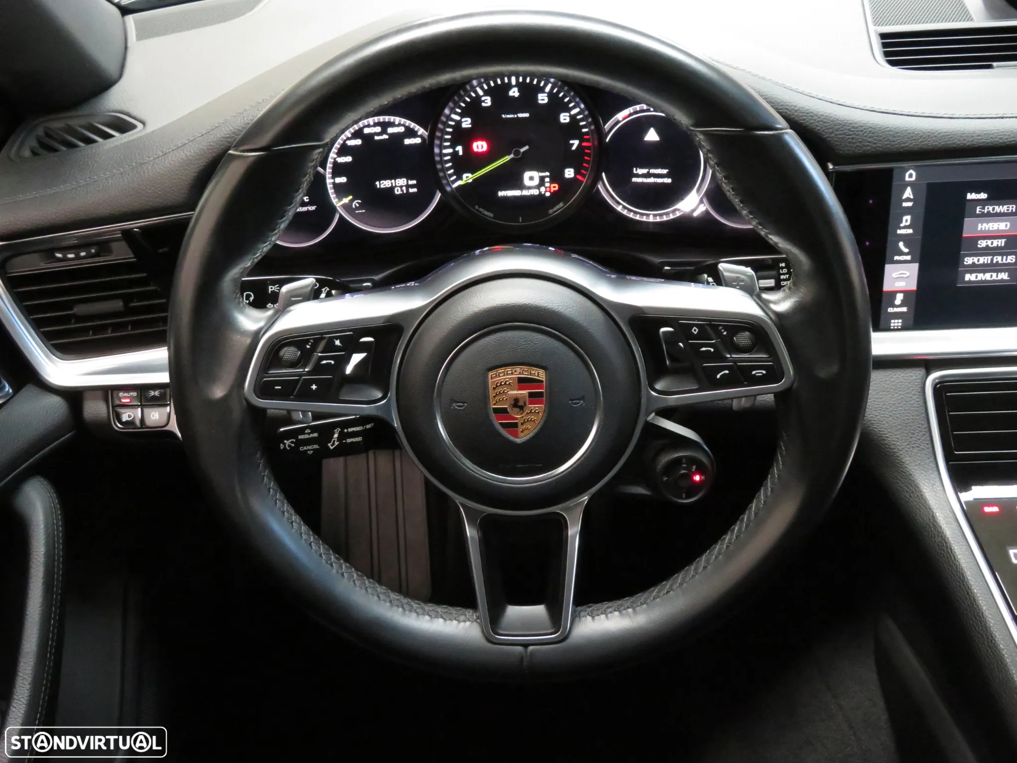 Porsche Panamera 4 E-Hybrid - 16