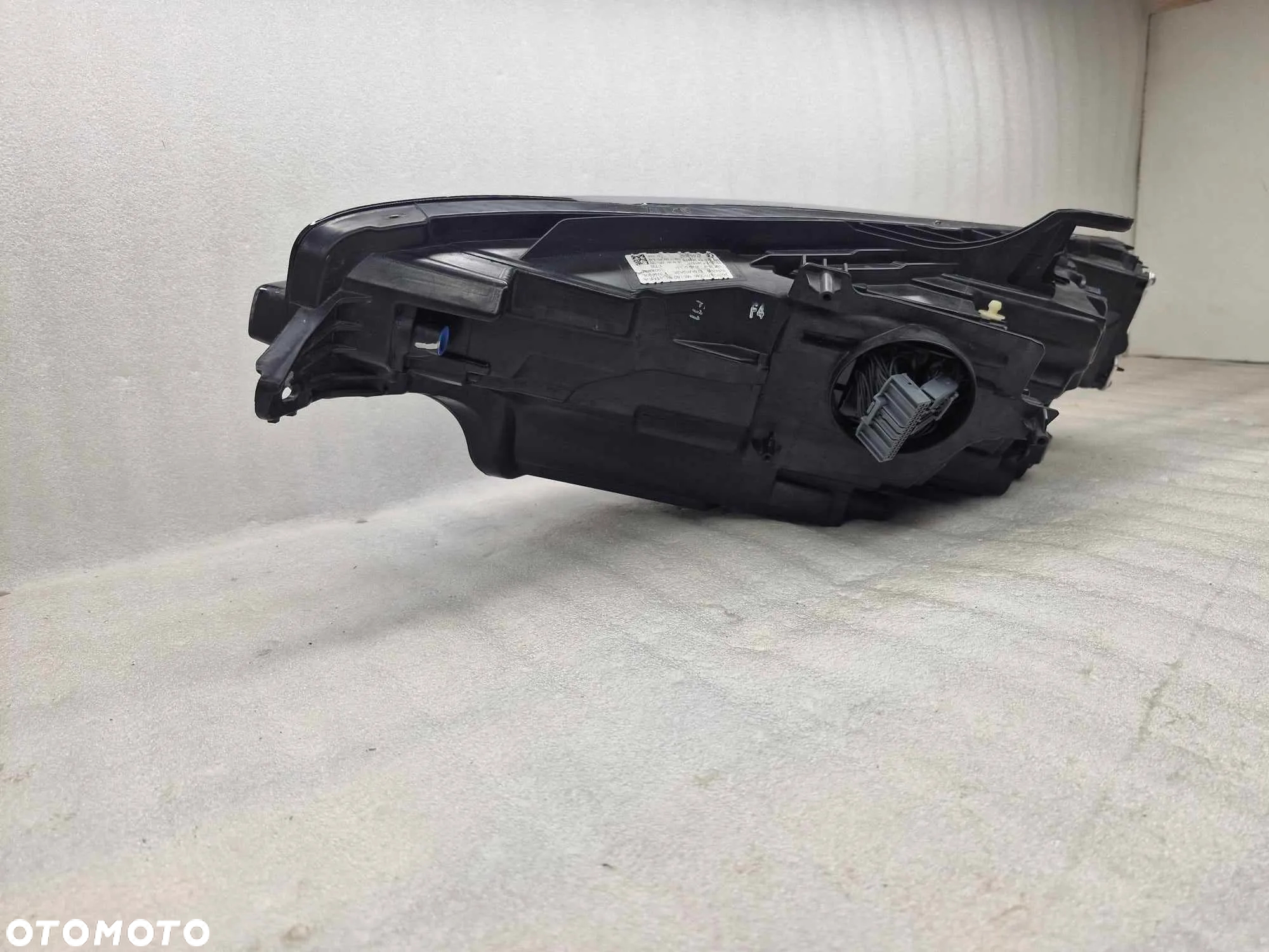 VOLVO S60 V60 FULL LED LAMPA PRAWA PRZÓD 32347005 - 8