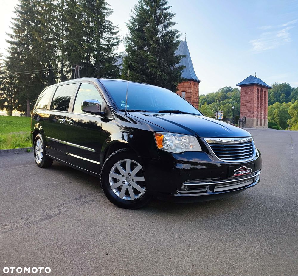Chrysler Town & Country 3.6 Limited - 21