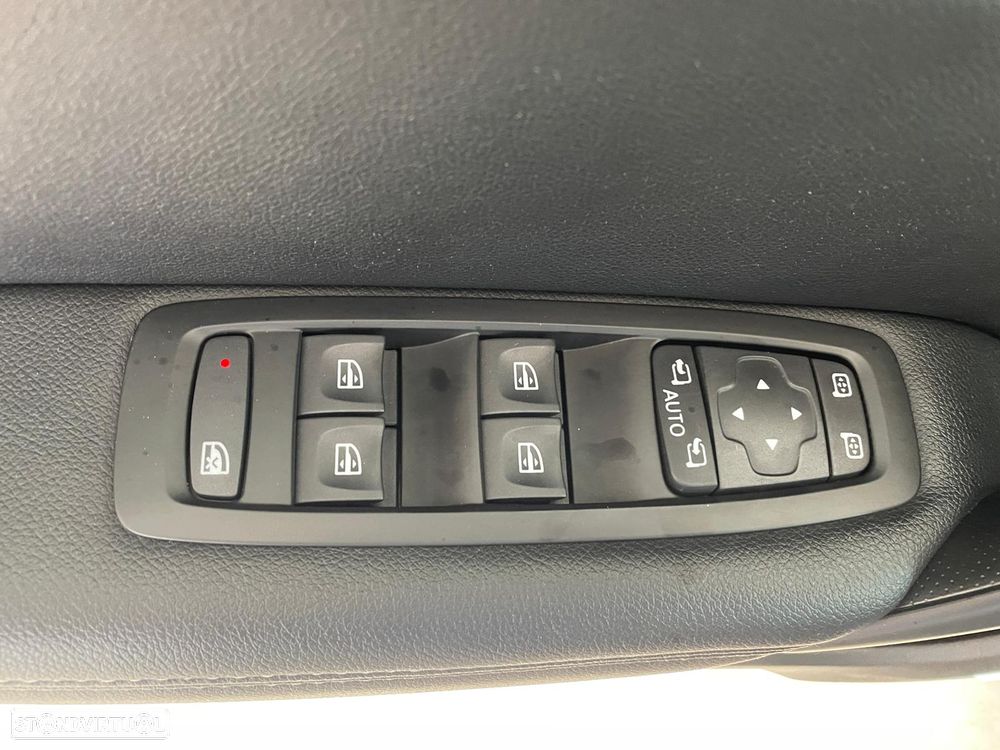 Renault Mégane ENERGY dCi 110 Start & Stop Bose Edition - 17