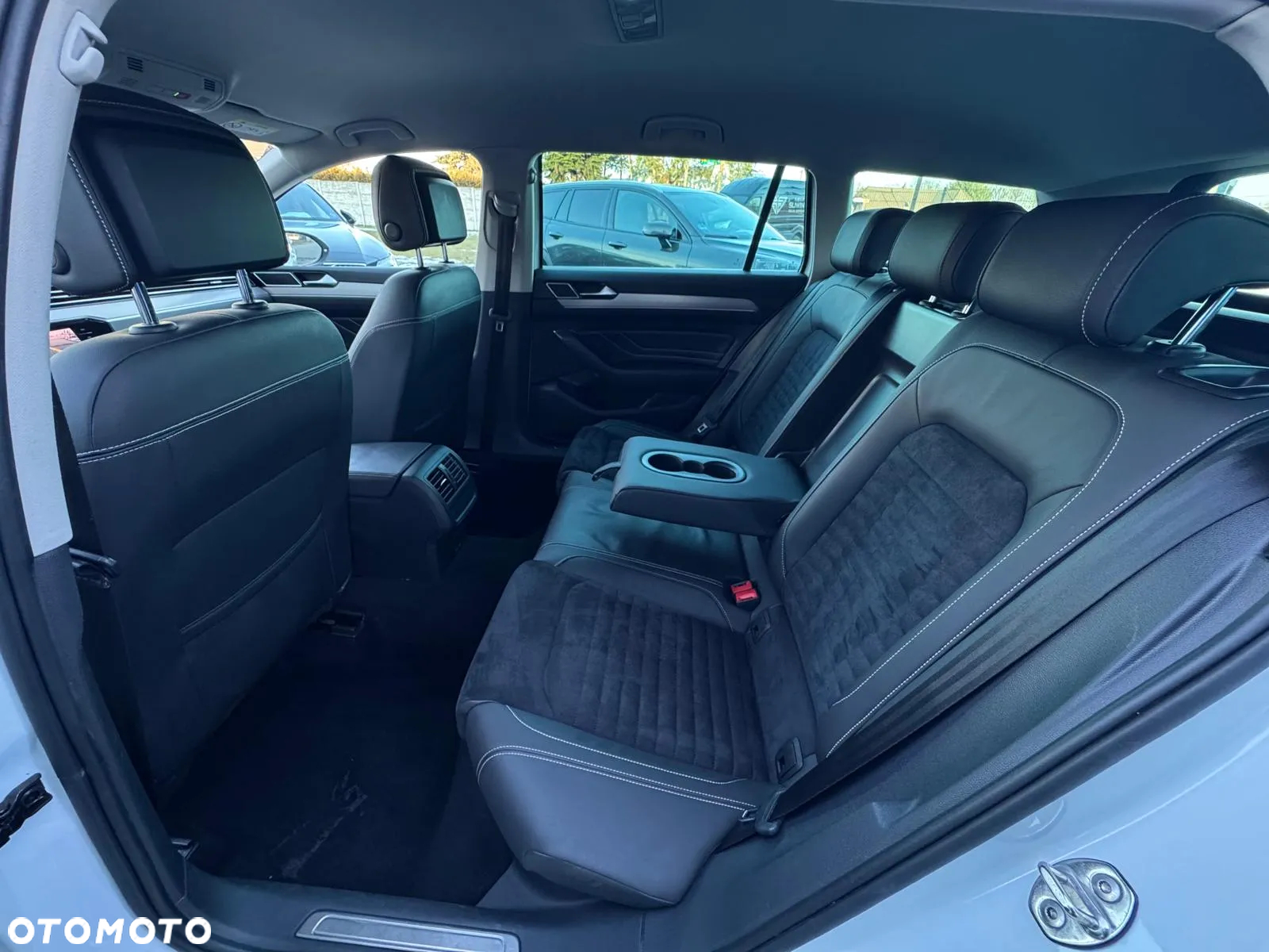 Volkswagen Passat 2.0 TDI 4Mot Elegance DSG - 27