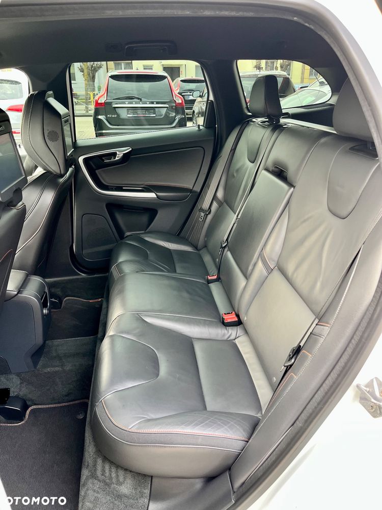 Volvo XC 60 D4 Drive-E Ocean Race - 30