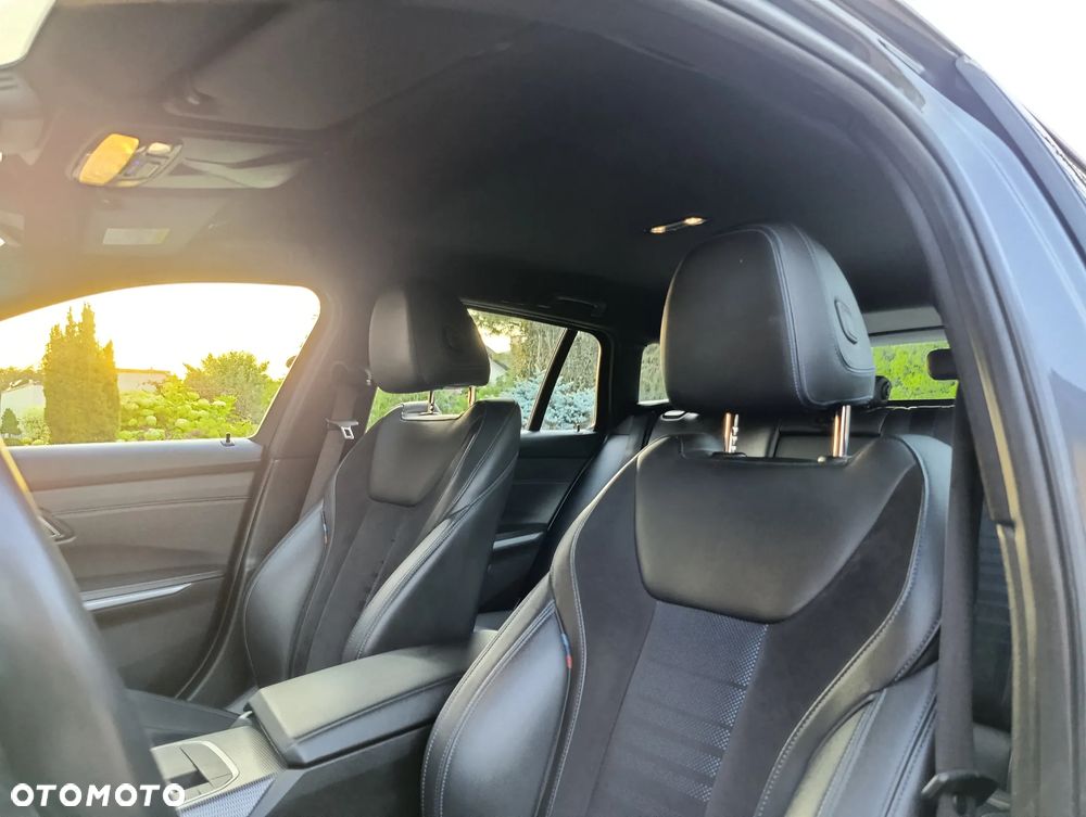 BMW Seria 3 330i M Sport sport - 30
