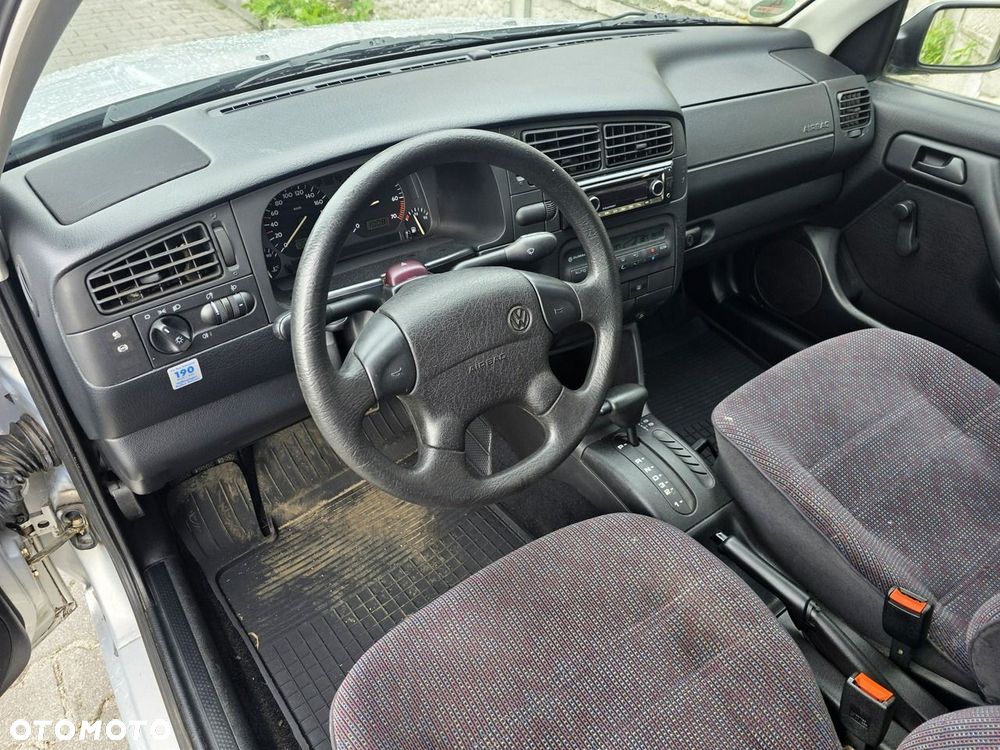 Volkswagen Golf 2.0 GL - 11