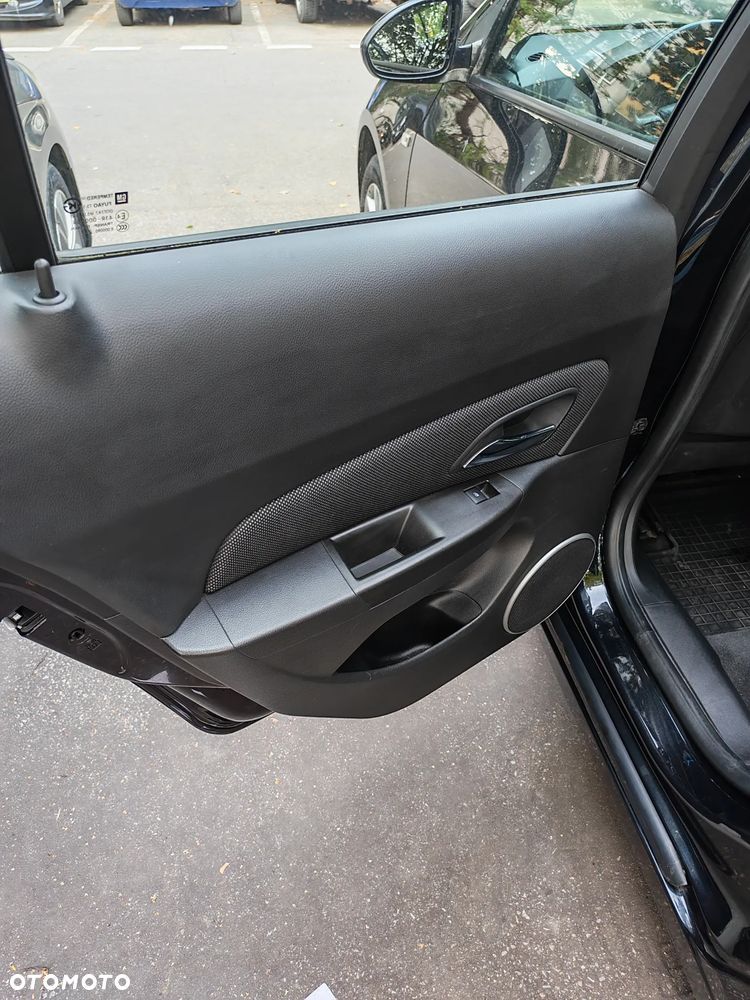 Chevrolet Cruze 1.6 LT - 26