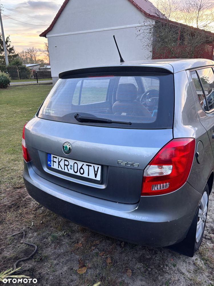 Skoda Fabia 2012 photo 5