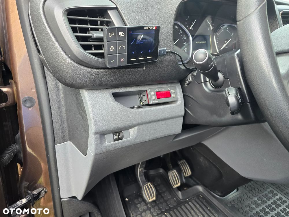 Peugeot Expert - 8