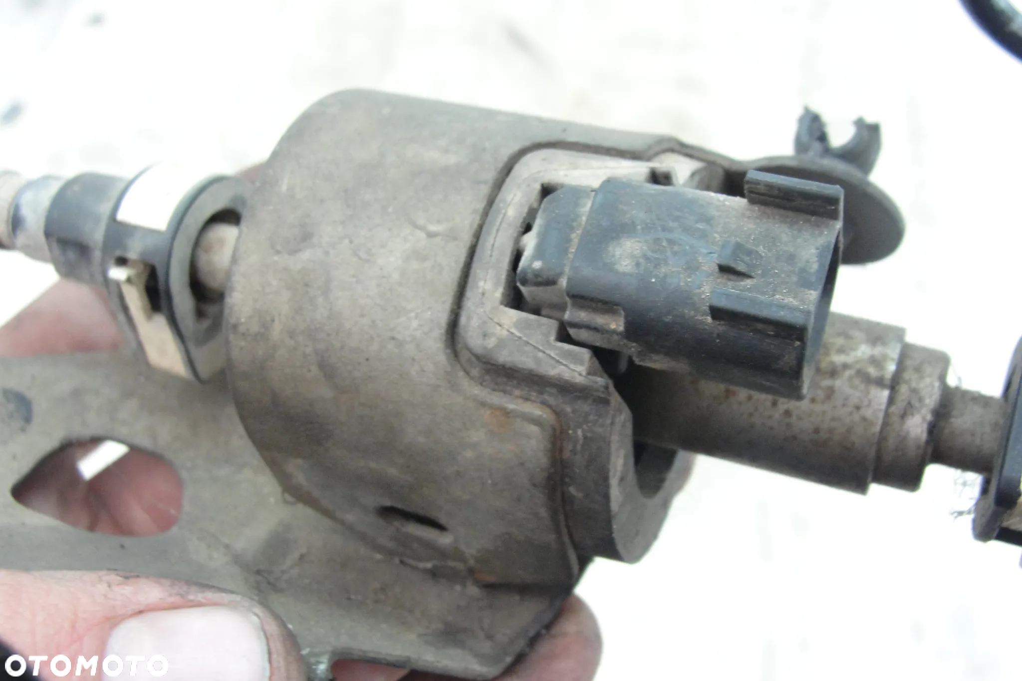 POMPKA PALIWA FORD C-MAX MK2 2.0 TDCI  11R - 3