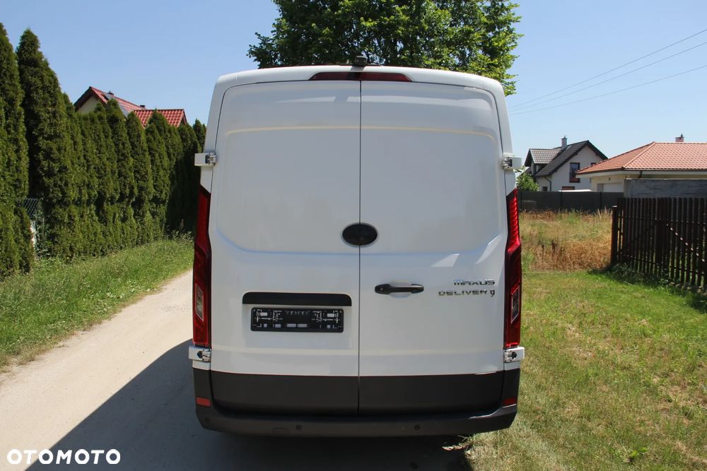 Maxus DELIVER 9 - 4