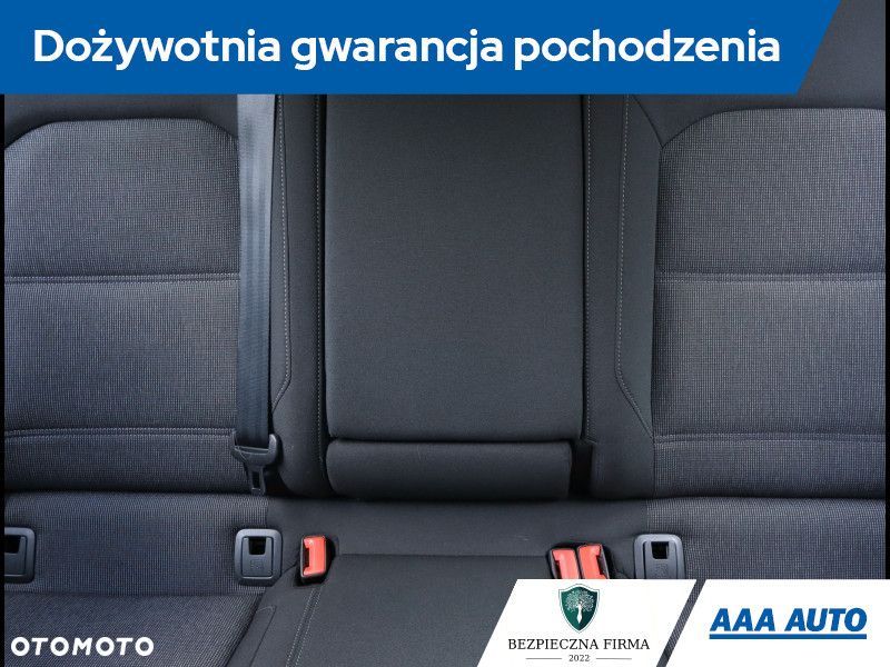 Volkswagen Passat - 11