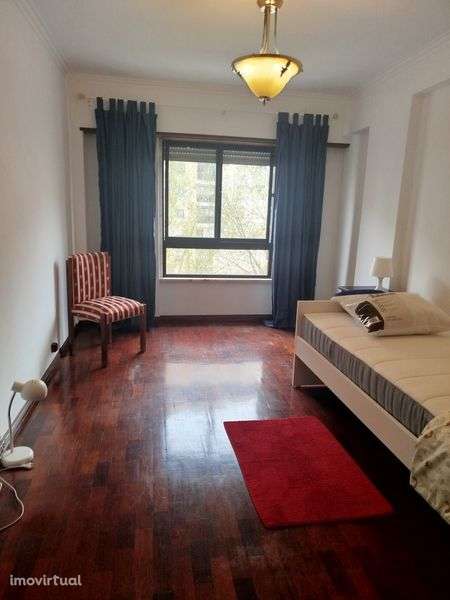 Vende-se T3 em Massamá - Grande imagem: 4/8