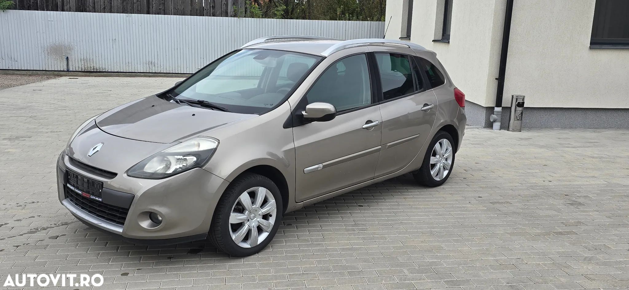Renault Clio 1.5 dCi 85 FAP Grandtour Luxe - 1