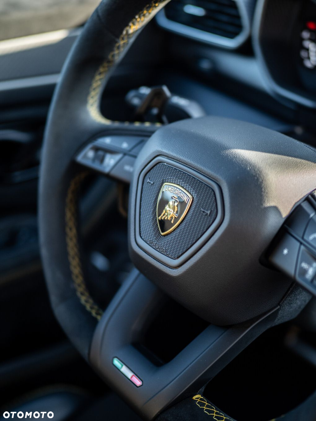 Lamborghini Urus - 13