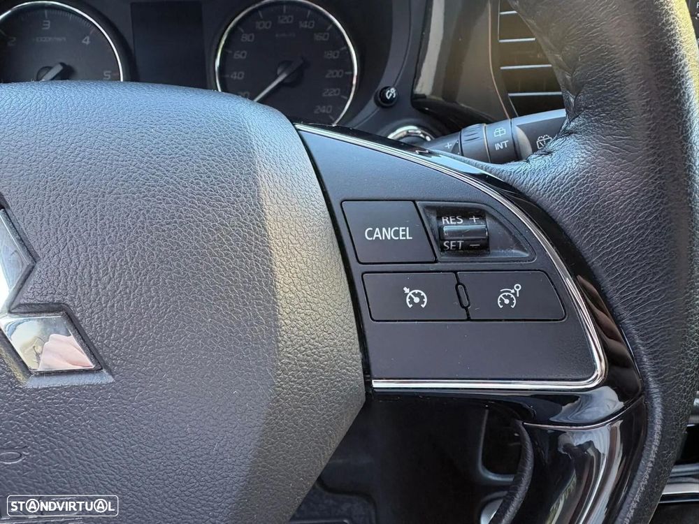 Mitsubishi Outlander 2.2 DI-D Instyle Navi - 40