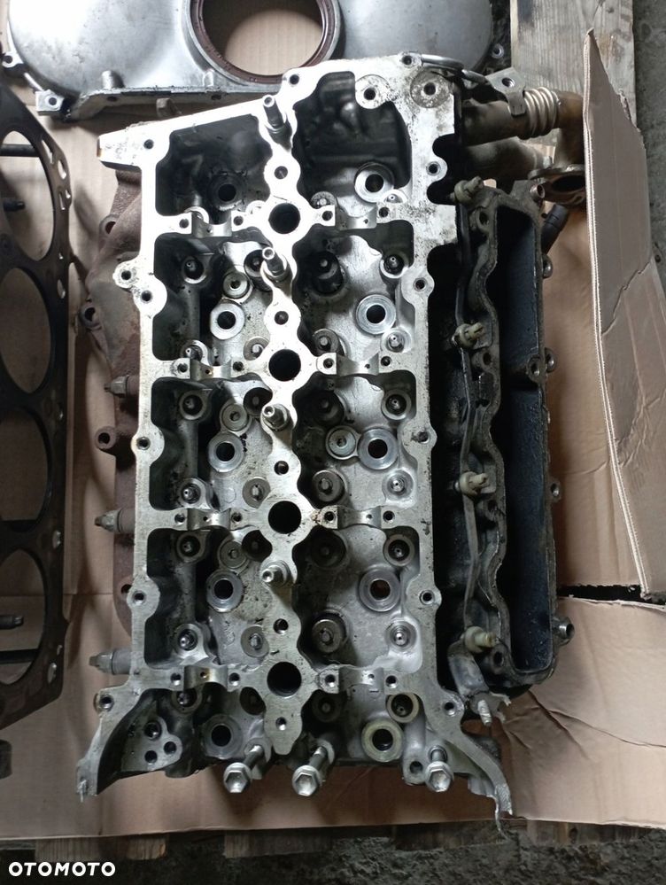 LAND CRUISER 200 4.5 V8 GŁOWICA LEWA