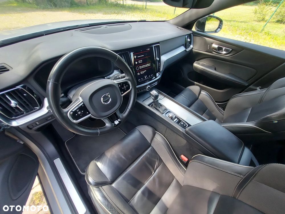 Volvo S60 T4 R-Design - 24