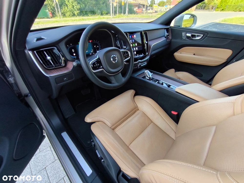 Volvo XC 60 B5 B AWD Plus Bright - 15