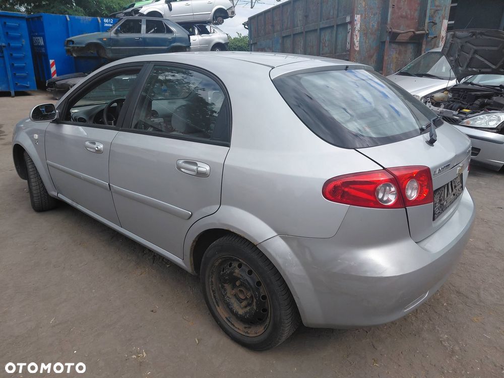 Na części: Chevrolet Lacetti  Rok 2008  Pojemność 1598 Moc 80 kw Benzyna - 3