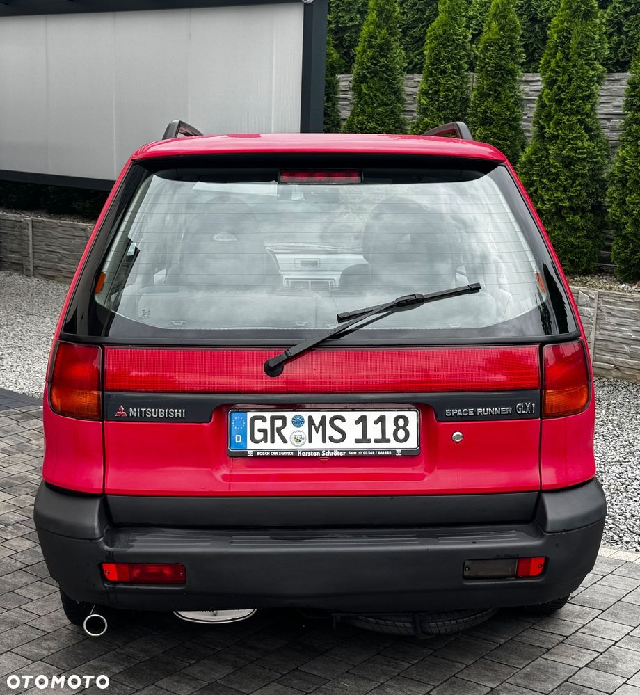 Mitsubishi Space Runner 1800 Cool - 4