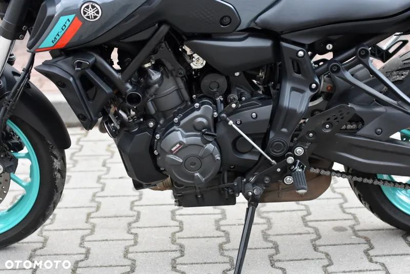 Yamaha MT - 24