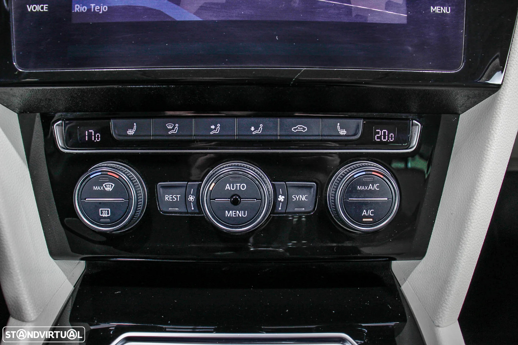 VW Passat Variant 2.0 TDi Highline - 38
