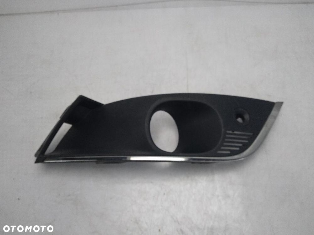 KRATKA ZDERZAKA PRAWA HALOGEN PDC CHROM RENAULT MEGANE IV 261A28562R - 1