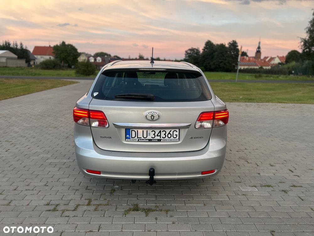 Toyota Avensis 2.0 D-4D Comfort - 10