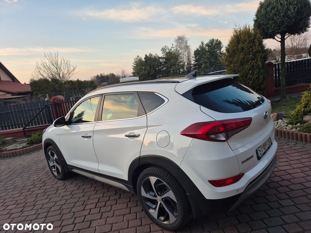 Hyundai Tucson 2.0 CRDI BlueDrive Style 2WD - 16