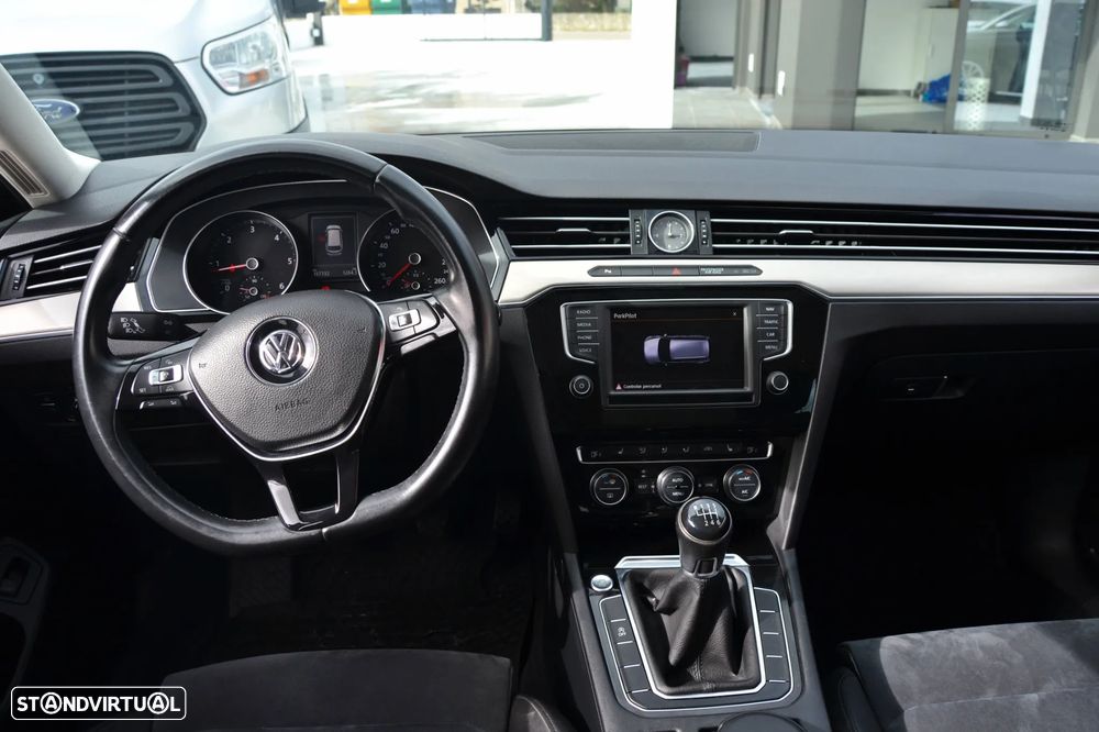 VW Passat Variant 2.0 TDI Highline - 12