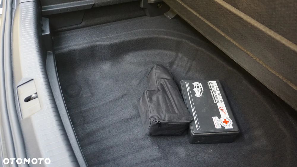 Volkswagen Golf - 2